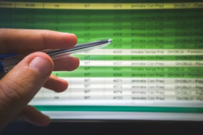 Giving it up: Contractors clinging to a familiar piece of software